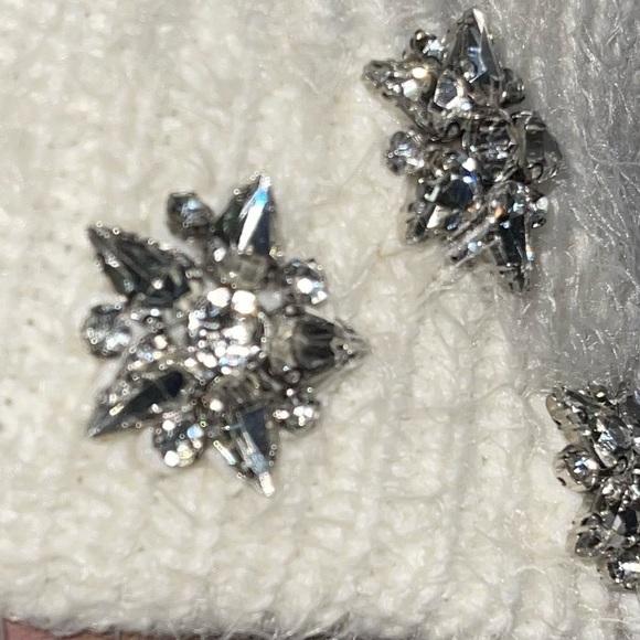 VINCE Camuto pomp pomp hat - Picture 5 of 7